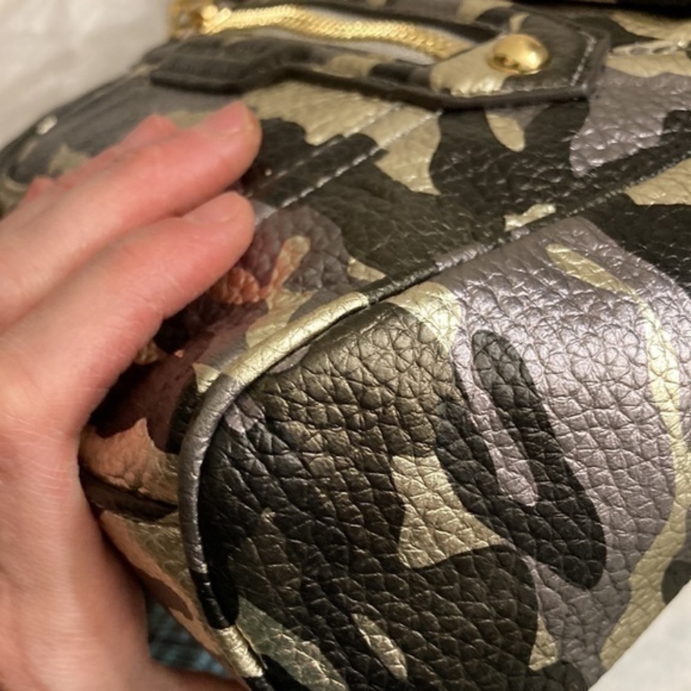 Aimee kestenberg camouflage military green silver gray black messenger bag - Picture 6 of 13